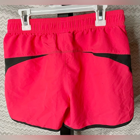Under Armour Youth Athletic shorts - Picture 2 of 3